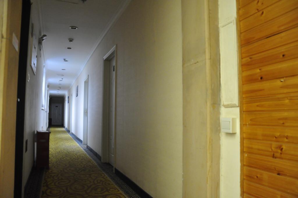 Super 8 Hotel Beijing Shijingshan Jiujiuyuan Buitenkant foto